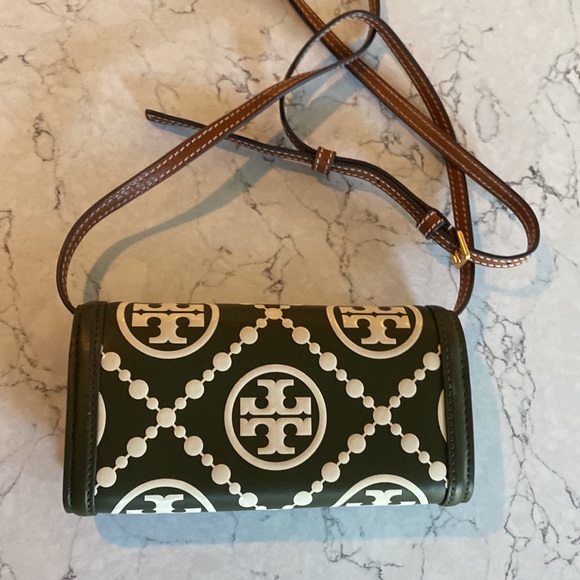 Tory Burch T Monogram NWOT Crossbody Wallet - Picture 3 of 9